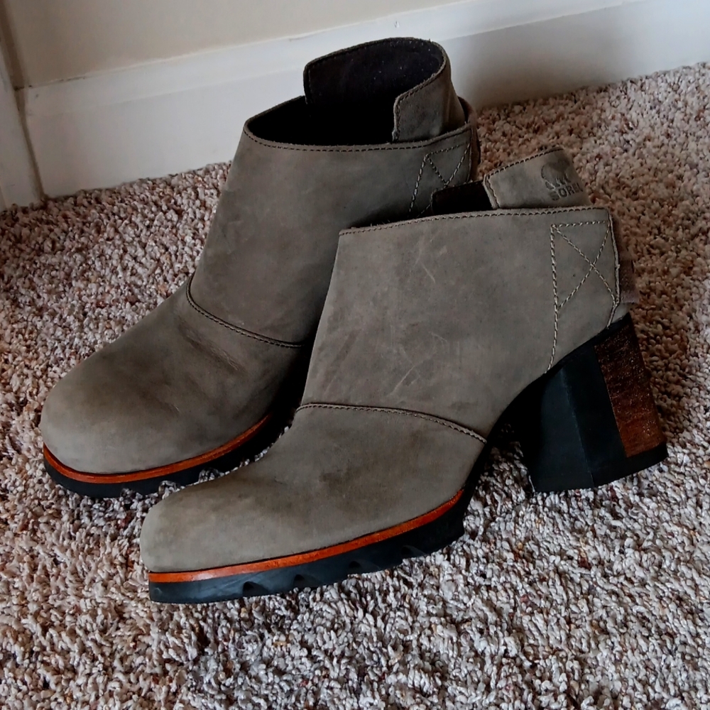 Sorel Addington Strap Block Heel Bootie Black Size 7.5